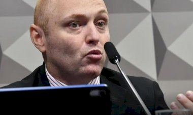 Em CPI dos Atos Golpistas, Damares diz que vida de hacker está