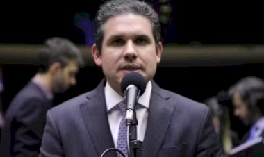 Arthur Lira Endossa Candidatura de Hugo Motta à Presidência da Câmara dos Deputados em 2025