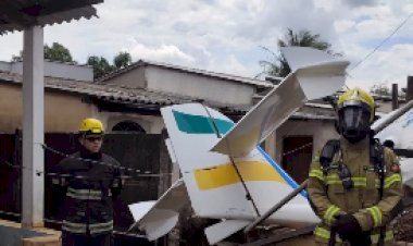 AERONAVE CAI SOBRE RESIDÊNCIA EM GOIÂNIA; PILOTO É RESGATADO COM ESCORIAÇÕES