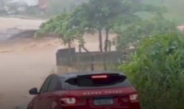 CHUVAS INTENSAS AUMENTAM RISCO DE ENXURRADAS: FAMÍLIAS SÃO ARRASTADAS E AUTORIDADES EMITEM ALERTA