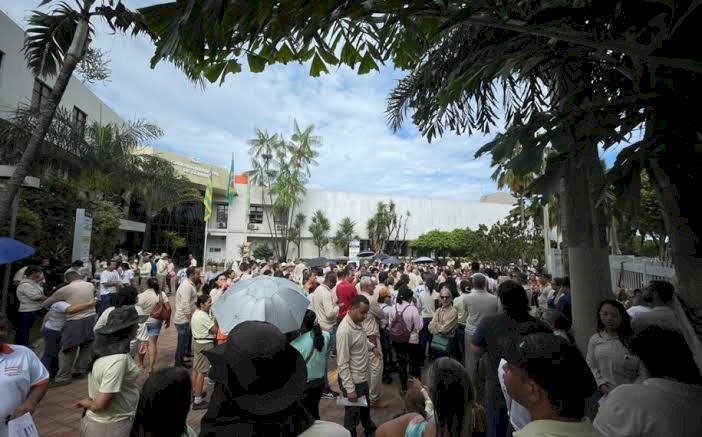 Agentes Comunitários de Saúde e de Combate a Endemias fazem protesto pelo pagamento do piso em Goiânia