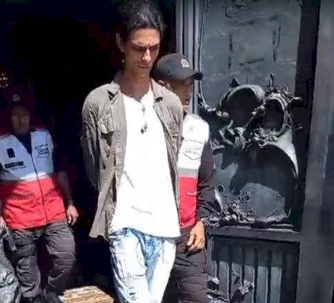 Um homem é preso ao tentar incendiar a Igreja da Candelária , no Rio de Janeiro