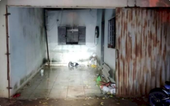 Homem é preso por incendiar a casa de ex mulher e fugir com o filho