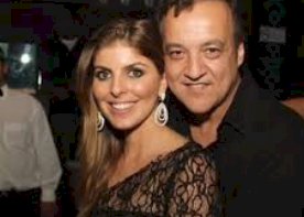 IMAGENS MOSTRAM EX-DE CARLINHOS CACHOEIRA AMEAÇANDO-O COM FACA EM MEIO A DISPUTA JUDICIAL